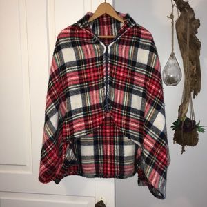 Women’s Vintage Plaid Flannel Poncho! Sz. M/L